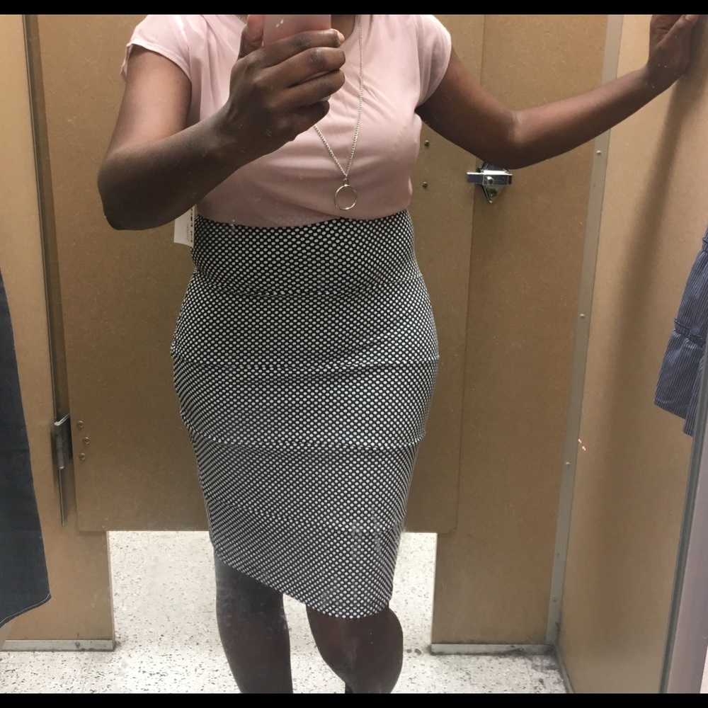 Body-fitting dress w/ attached necklace!